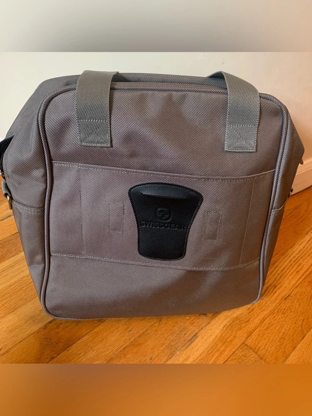 SwissGear travel tote
